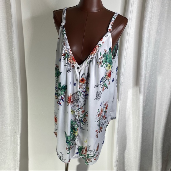 Torrid white floral button down cami - Picture 3 of 7